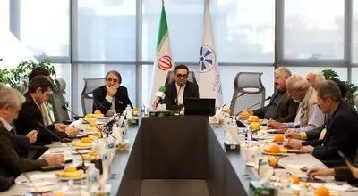 «تعدّد صدور مجوزها؛ تیشه به ریشه کشاورزی و صنایع غذایی کشور می‌زند»