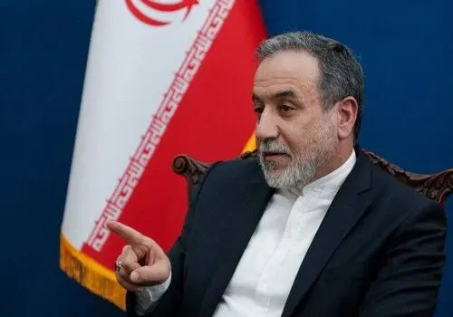 قاب‌های جدیدی که از عراقچی در نجف وایرال شد