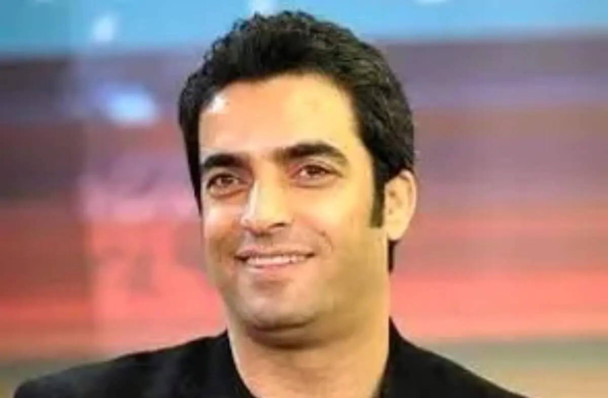 عکس توجه‌برانگیز از منوچهر هادی در جشنواره فجر