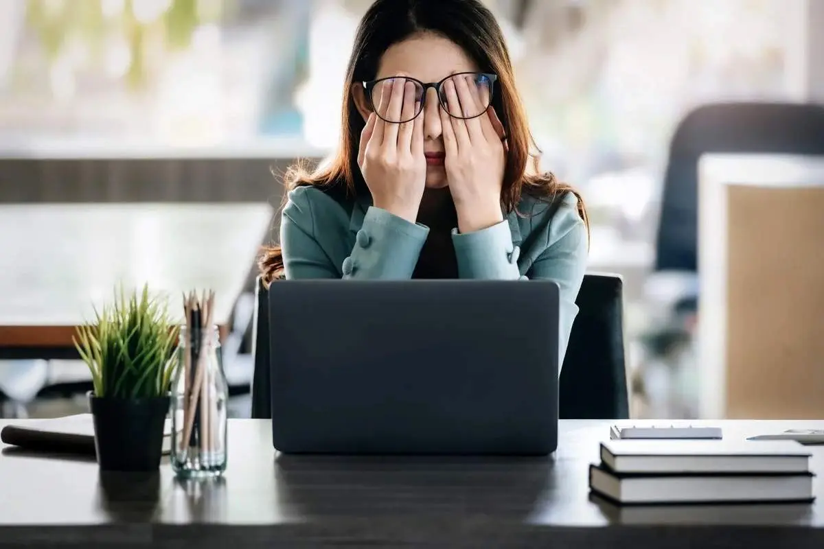عادات اشتباهی که استرس شما را بیشتر میکنند