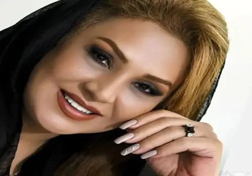 نسرین مقانلو در کنار ستاره پرسپولیس 