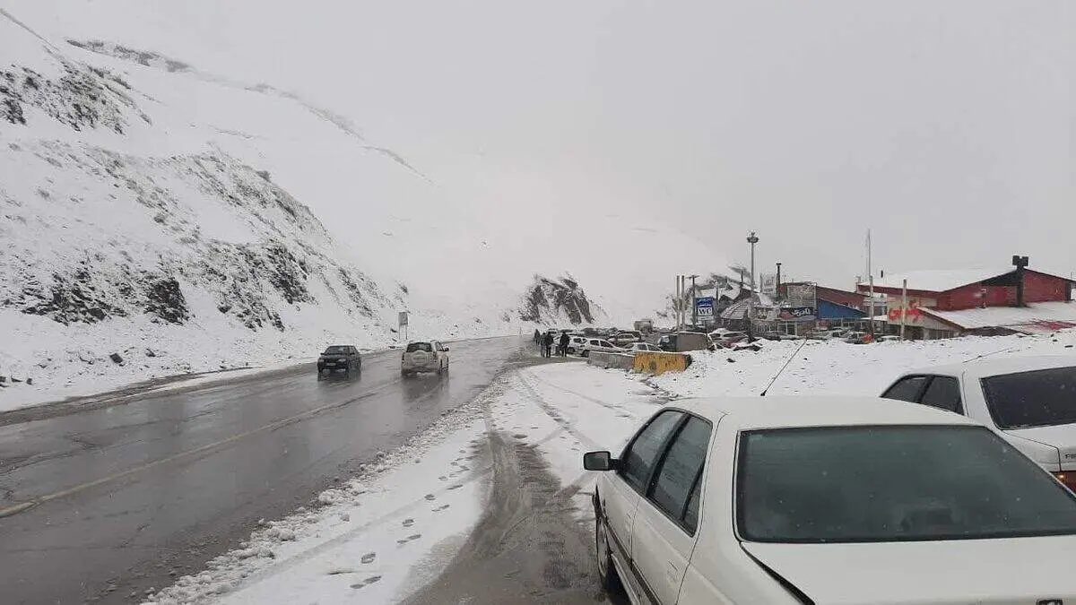 تردد در محور‌های تهران-چالوس، کرج-چالوس و هراز ممنوع شد
