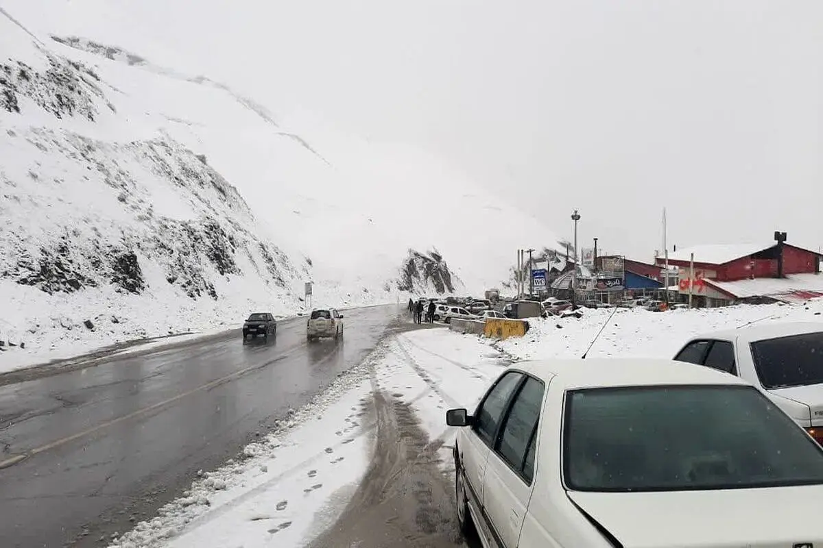 تردد در محور‌های تهران-چالوس، کرج-چالوس و هراز ممنوع شد
