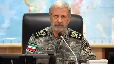 سرلشکر حاتمی: ما در هر شرایط در دفاع از نظام اسلامی تا پای جان ایستاده‌ایم