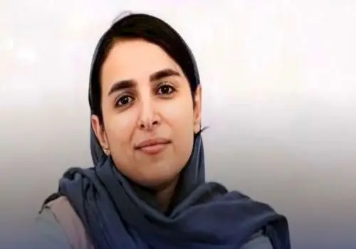 واکنش زینب موسوی پس از اهانت به فردوسی: فکر نمیکردم شوخی با فردوسی انقدر برام دردسرساز بشه!/ویدیو 