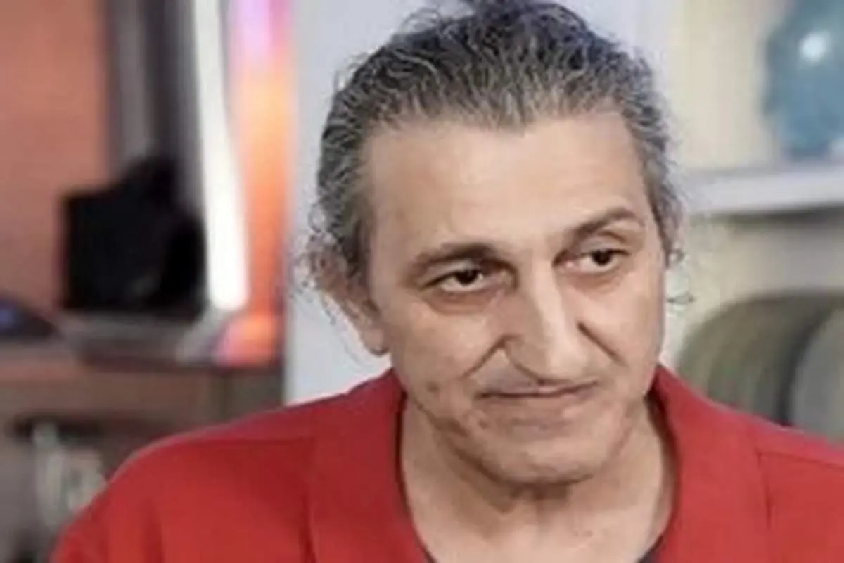 عکسی از عیادت مهران غفوریان از یوسف صیادی در بیمارستان