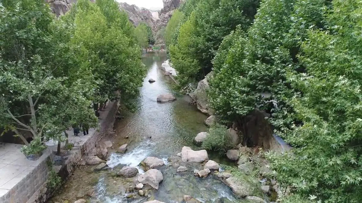 اتفاقی عجیب در ایلام؛ خانه‌ای که چشمه شد!+ فیلم