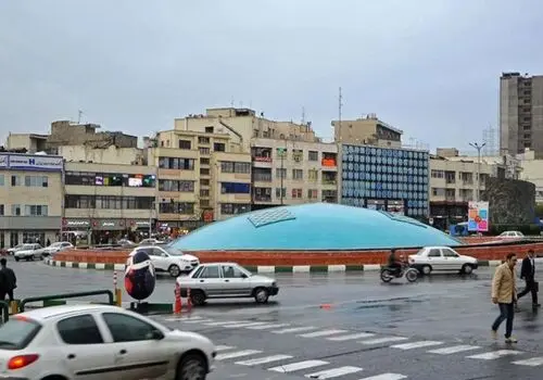 سینما بهمن میدان انقلاب؛ ۵۰ سال قبل + عکس