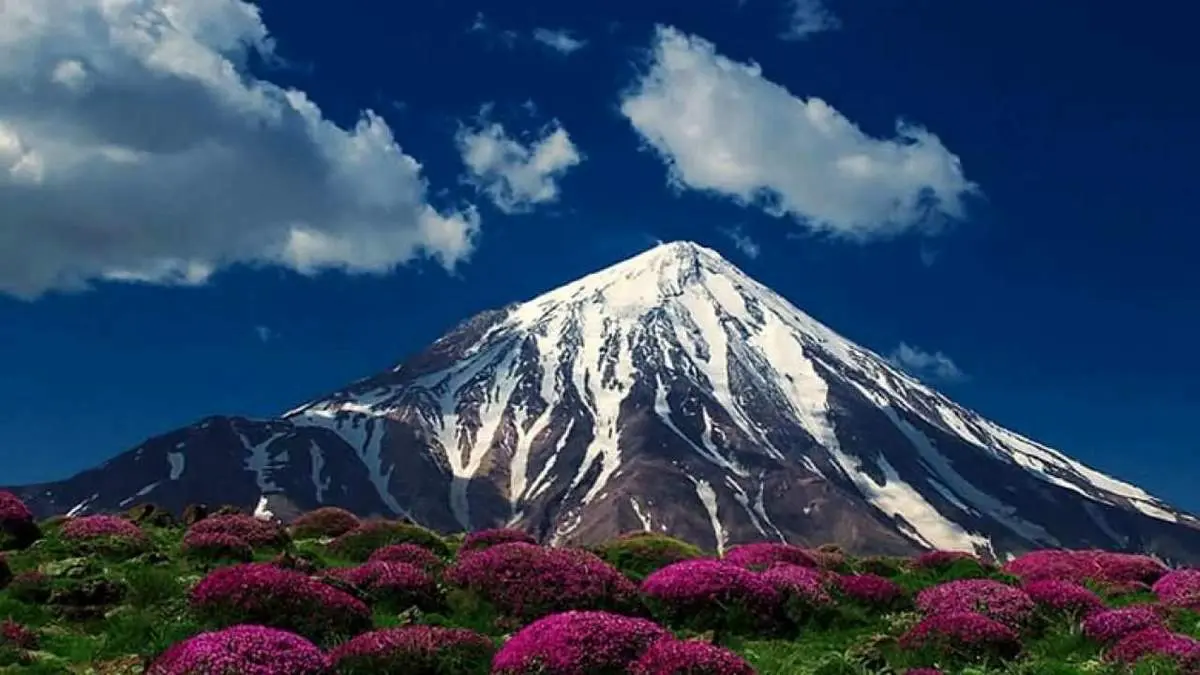  منظره قله دماوند از پارک ملی کویر + عکس