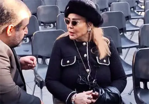 استایل کمی عجیب بهاره رهنما در مراسم ختم هادی مرزبان/ویدیو 