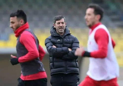 آقا کریم شما عاقلی سرمربی پرسپولیس نشو