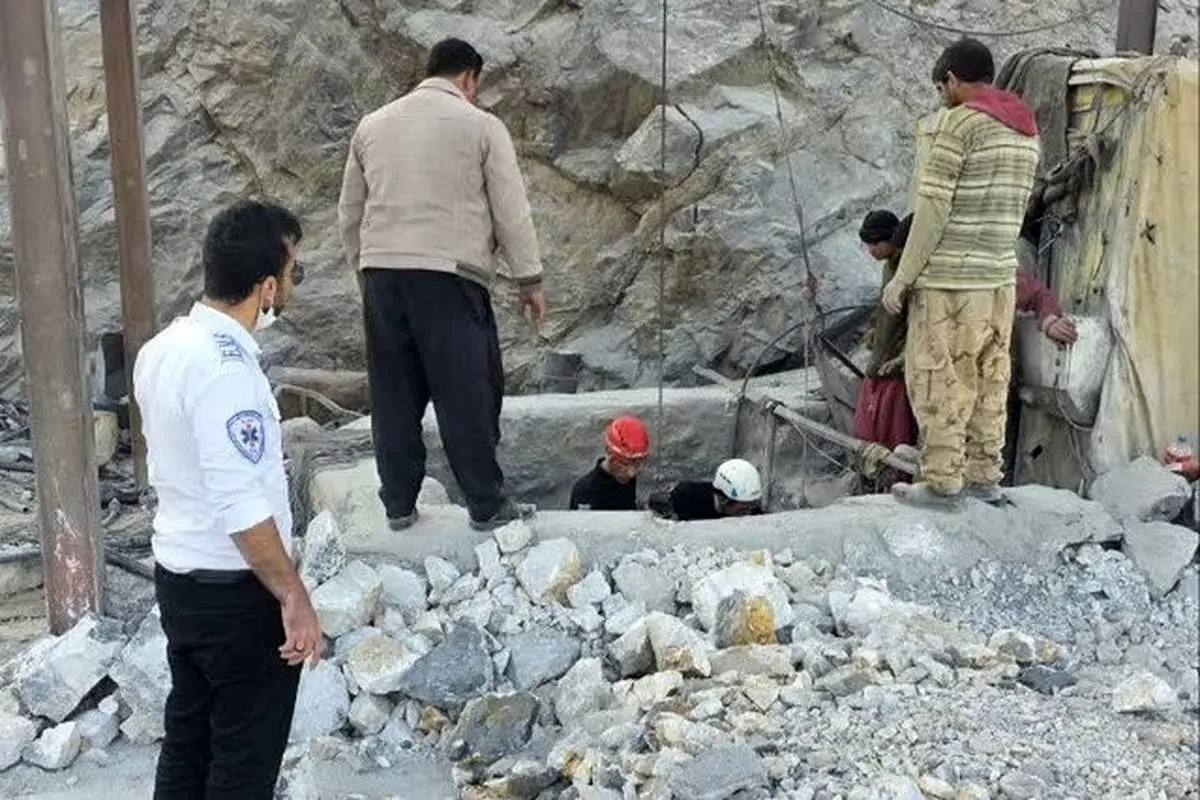 ۲ مصدوم در حادثه ریزش معدن در یزد