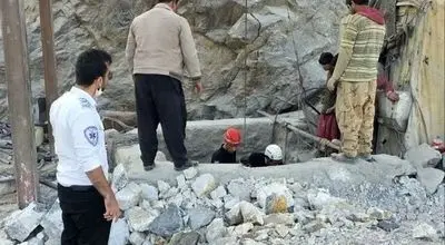 ۲ مصدوم در حادثه ریزش معدن در یزد