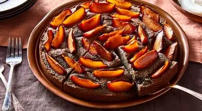 عصرونه امروز: طرز تهیه کیک آلو سیاه؛ دسر متفاوت و خوشمزه برای مهمانی‌ها