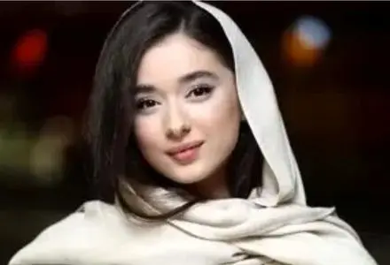 دختر جنجالی سینمای ایران، مادرش را به گریه انداخت/ویدیو 