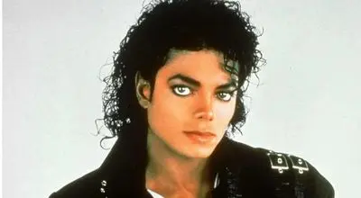 «مایکل جکسون» در 14 سالگی سوار بر موتور در لس‌آنجلس؛ سال 1351