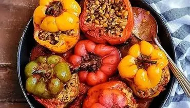 آموزش دلمه فلفل دلمه‌ای/  شاهکار رنگین و مغذی آشپزی ایرانی+ویدیو 
