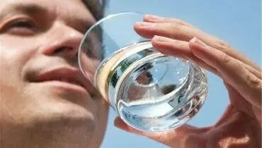 اشتباه رایج در نوشیدن آب هنگام گرما را بشناسید