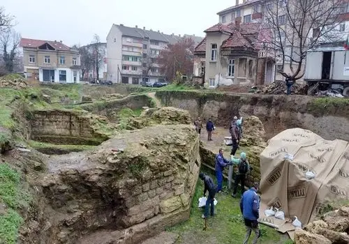 حلقۀ ازدواج ۱۸۰۰ ساله از دل ویرانه‌های روم بیرون آمد + عکس