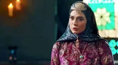 مینا وحید با ظاهر جدید و موهای قرمز خود فضای مجازی را به آتش کشید