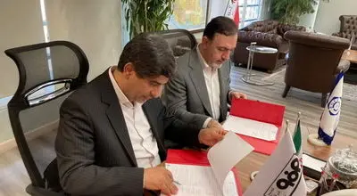 با حضور مدیران عامل صندوق ضمانت صادرات ایران و فولاد مبارکه اصفهان قرارداد بیمه نامه کل گردش صادرات امضاء شد
