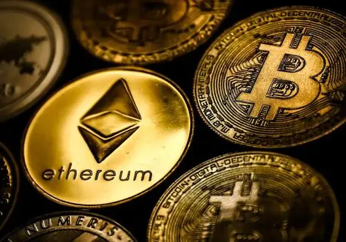 قیمت بیت‌کوین و اتریوم امروز چهارشنبه ۹ اردیبهشت ۱۴۰۵/ افزایش قیمت بیت‌کوین 