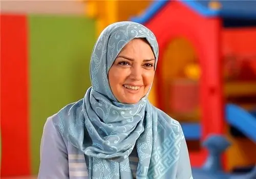 تصاویری از مجری محبوب دهه ۶۰ در دیزنی‌لند
