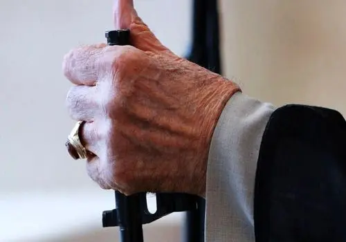 عراقچی: طی روزهای آینده شاهد انتخاب یک رهبر جدید خواهیم بود
