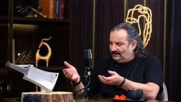 واکنش کنایه‌آمیز مهراب قاسم‌خانی به دلار ۲۰۰ هزار تومانی+عکس