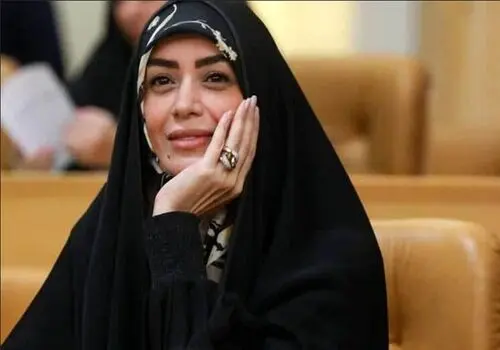 کیف گران‌قیمت لیندا کیانی در جشنواره فجر همه را انگشت به دهن کرد + عکس جدید