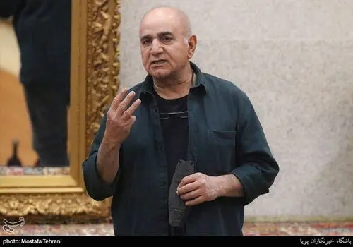 پرویز پرستویی: الان فقط به حفظ خاک میهنم فکر می‌کنم
