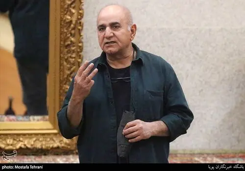 پرویز پرستویی: الان فقط به حفظ خاک میهنم فکر می‌کنم
