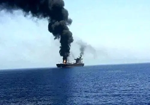 حمله یمن به ۴ کشتی‌ آمریکایی و اسرائیلی در خلیج عدن+ فیلم