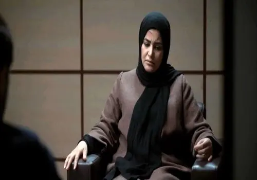 بازگشت خیرهکننده بهار قاسمی به کانون توجه؛ بازیگر «غریبه» با استایل و میکاپی متفاوت!