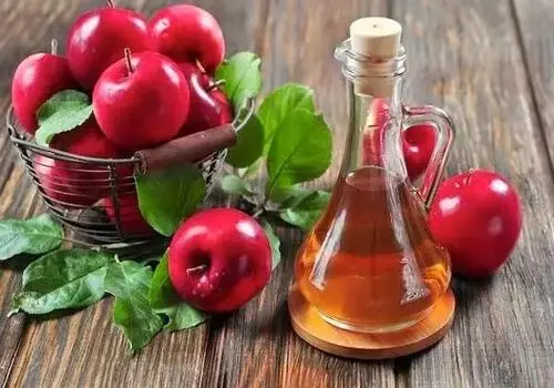 ۸ ترفند طلایی استفاده از سرکه سفید در شستشوی لباس‌ ها

