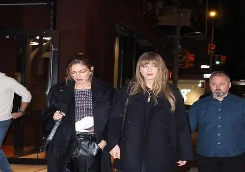 کنایه‌های موزیکال و مد روز؛ تیلور سویفت و کایلا نیکول در دو جبهه متفاوت+تصویر