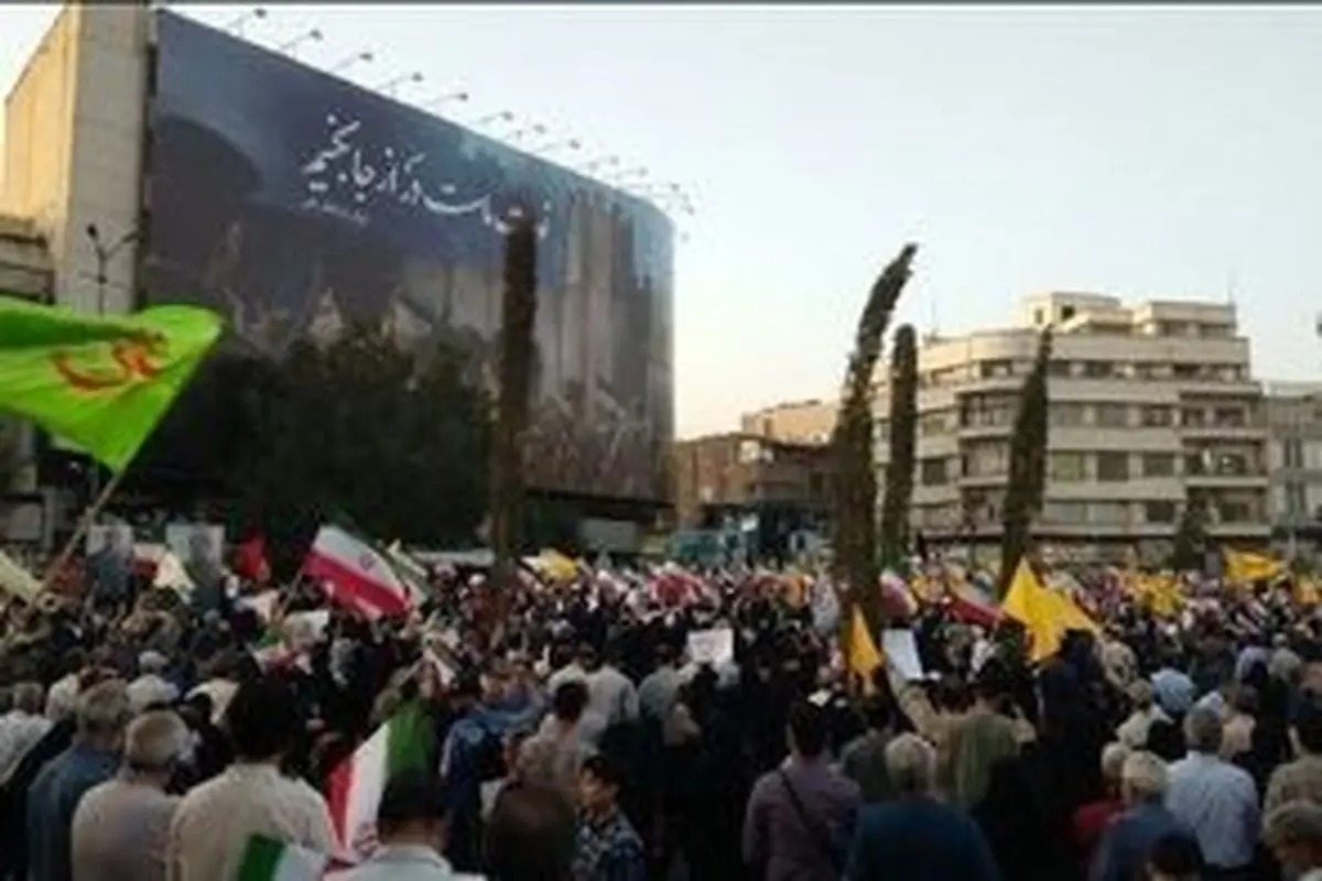 تجمع تهرانیها برای تقدیر از نیروهای مسلح برگزار شد