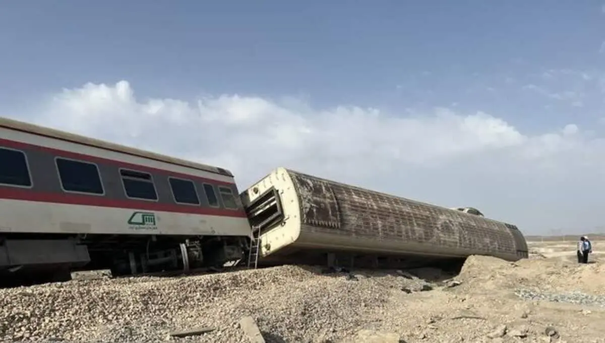 قطار مسافری تهران- کرمان دچار سانحه شد