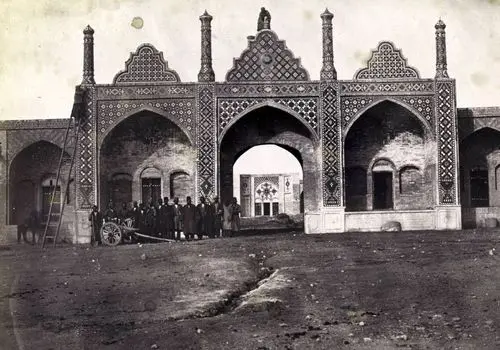 سفر به عصر قاجار؛ عکس یادگاری دختران ارمنی