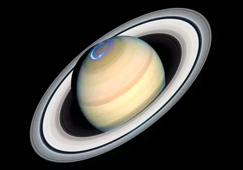 تصاویر شگفت‌انگیز از قمر مرموز سیاره زحل + عکس
