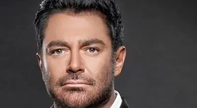 وقتی زمستان هم حریف جذابیت گلزار نمی‌شود؛ استایل جدید محمدرضا گلزار همه را غافلگیر کرد!