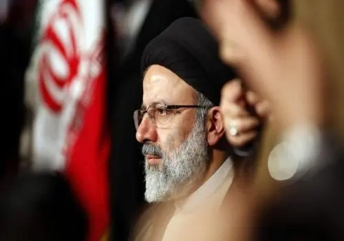 حضور رهبر معظم انقلاب در منزل شهید رئیسی 
