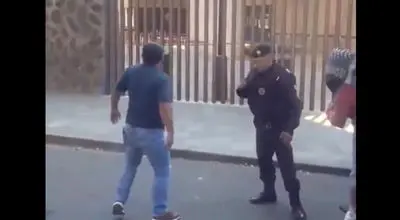 اعتراض متفاوت در مکزیک؛ سفارت آمریکا زیر باران تخم‌مرغ