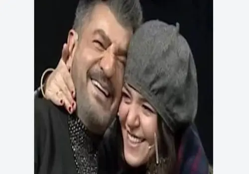 سورپرایز تولد ۶۷ سالگی محمود شهریاری توسط دختر زیبایش در برنامه زنده/ویدیو 