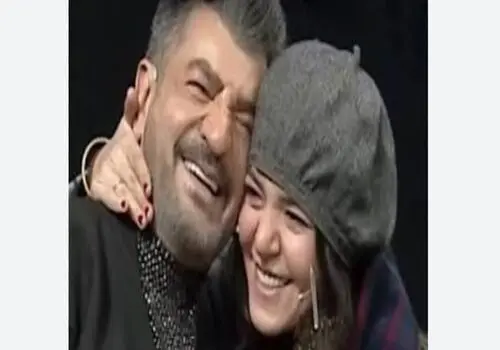 قاب بامزه محمود شهریاری در کنار نوه تازه‌متولدش