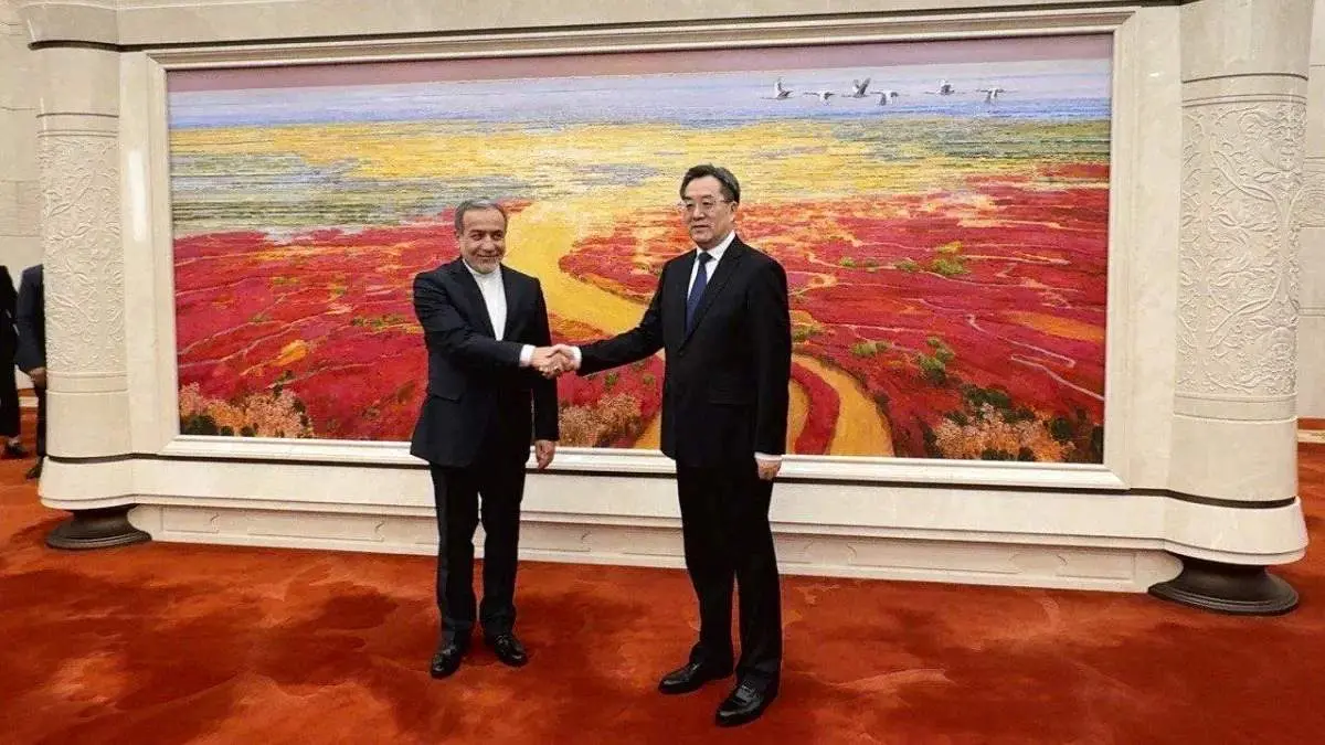 عراقچی پیام کتبی رئیسجمهور ایران خطاب به رئیس جمهور چین را به وزیر خارجه چین رساند