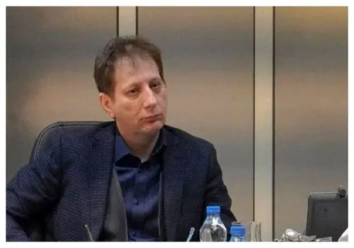 محمدرضا فروتن نقش بابک زنجانی را بازی می‌کند