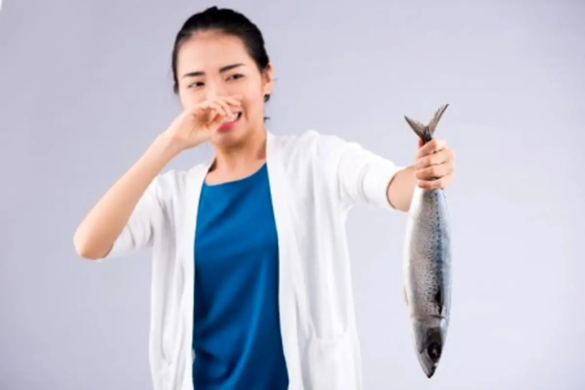 برای رفع بوی بد ماهی و گوشت از دست چه کنیم؟