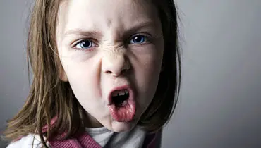 چگونه پرخاشگری کودکان نوپا را کنترل کنیم؟

