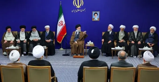 رهبر انقلاب اسلامی: نوآوری علمی و اندیشه سیاسی دو ویژگی علامه نائینی است
